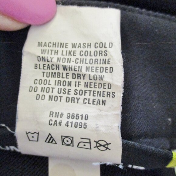 Under Armour Men's Bermuda Shorts, Navy Blue, Flat Front, Size 36 x 11 - Picture 9 of 10